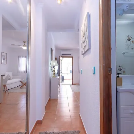 1-bedroom For Rent In En Frutales Апартаменты