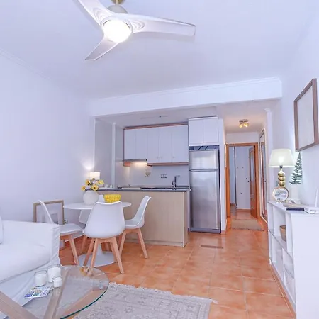 1-bedroom For Rent In En Frutales Апартаменты Торевьиа