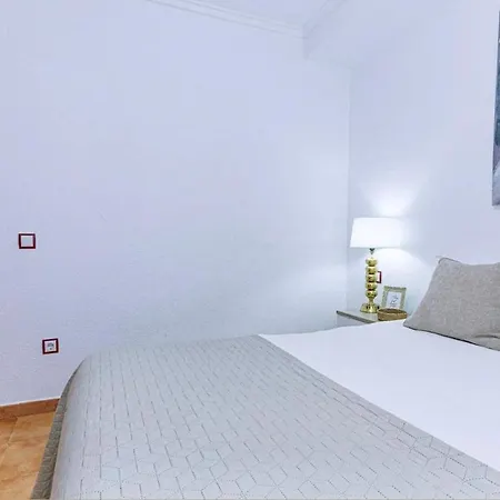 1-bedroom For Rent In En Frutales Апартаменты
