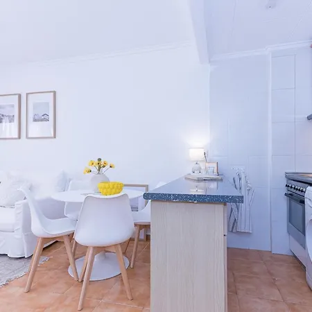 1-bedroom For Rent In En Frutales Торевьиа