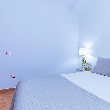 1-bedroom For Rent In En Frutales * Торевьиа